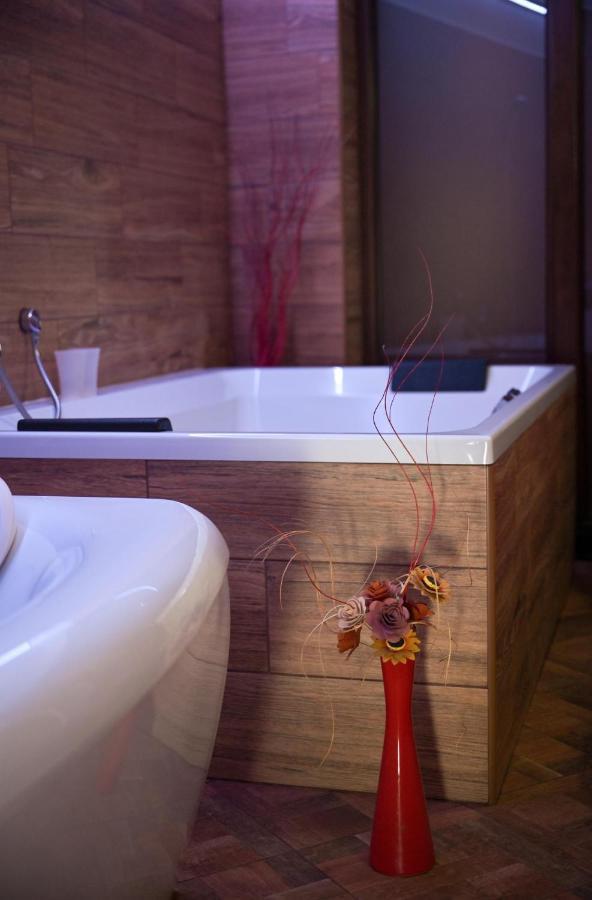 Penzion A Wellness U Trebonske Madony Buitenkant foto