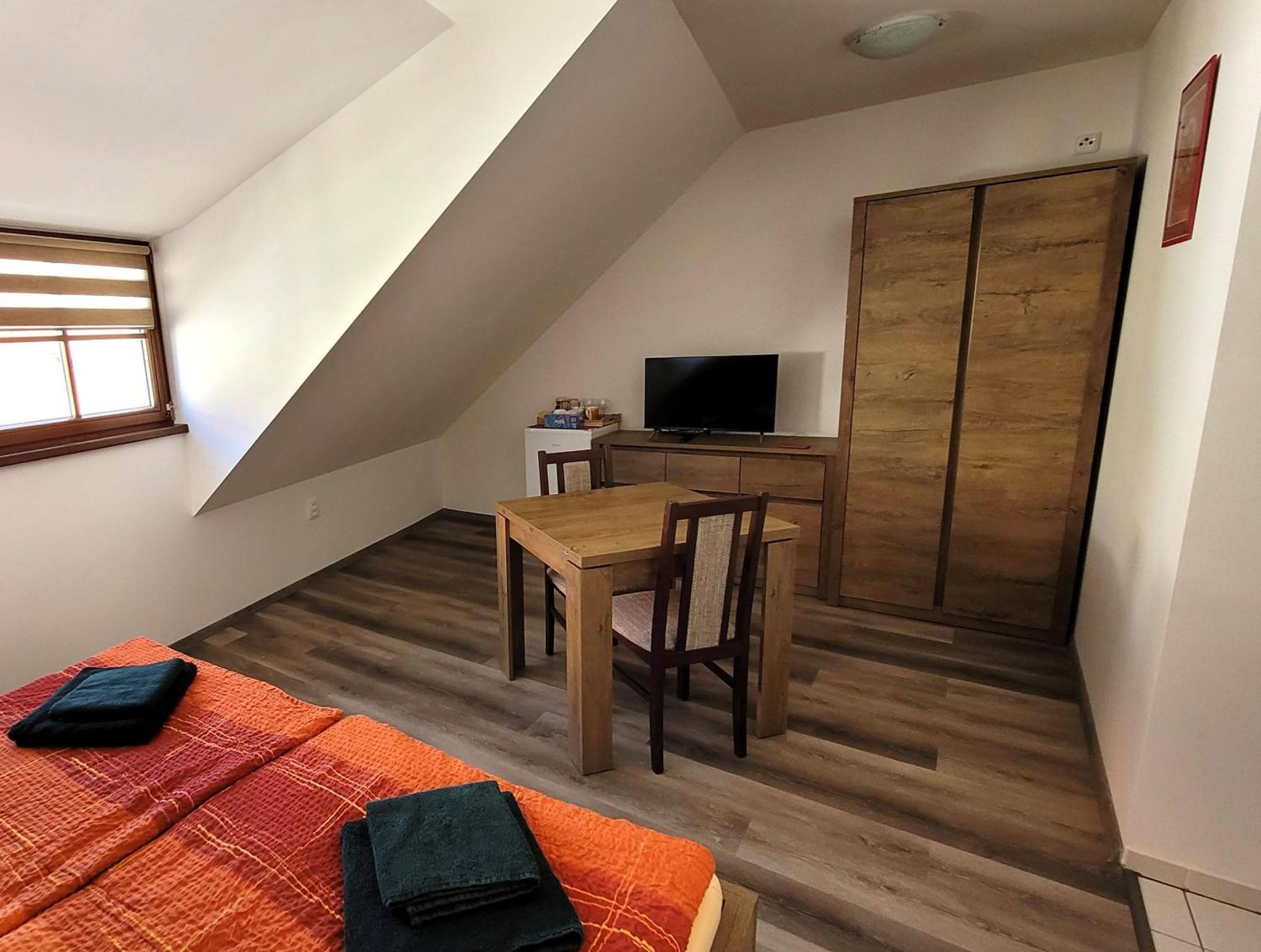 Penzion A Wellness U Trebonske Madony Buitenkant foto