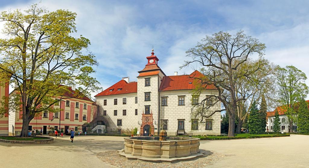 Penzion A Wellness U Trebonske Madony Buitenkant foto